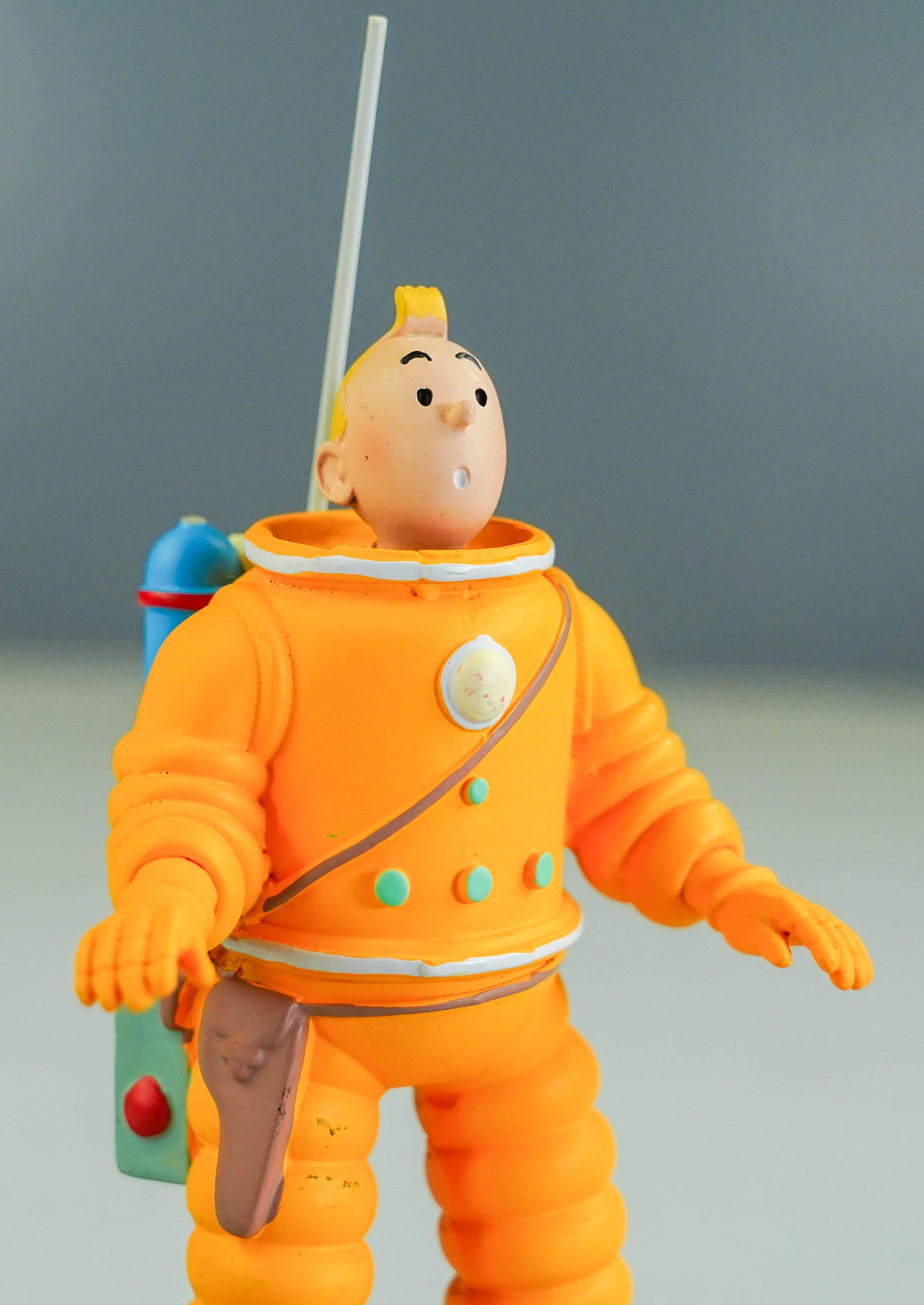 美術館級美品〈タンタンの冒険フィギュアロケット『めざすは月』約42cm〉 タンタン フィギュア ムーランサール 42186: 宇宙服を着たタンタン