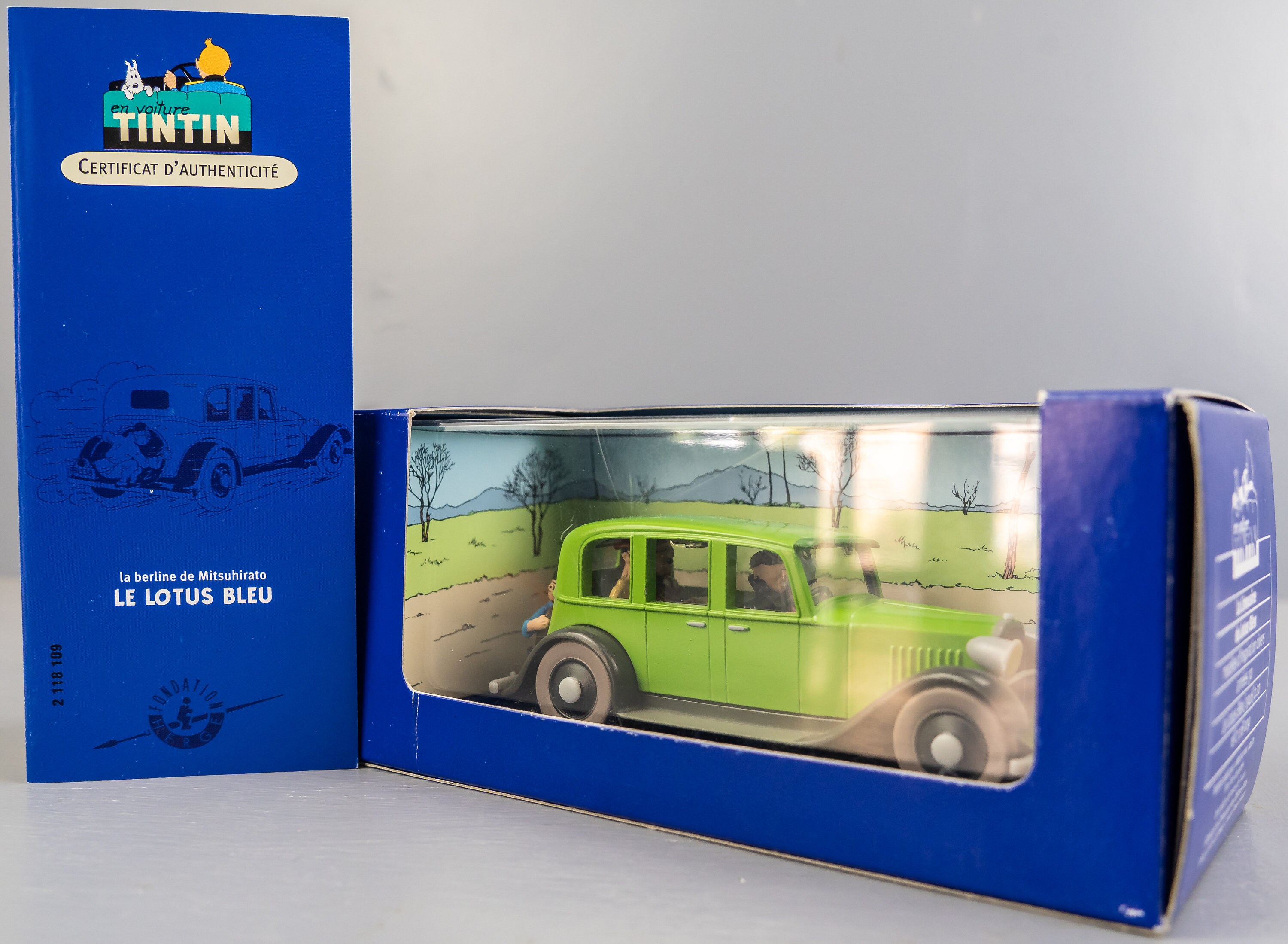 ATLAS TINTIN Car # 9 Mitsuhirato's Green Limo - Blue Lotus Herge