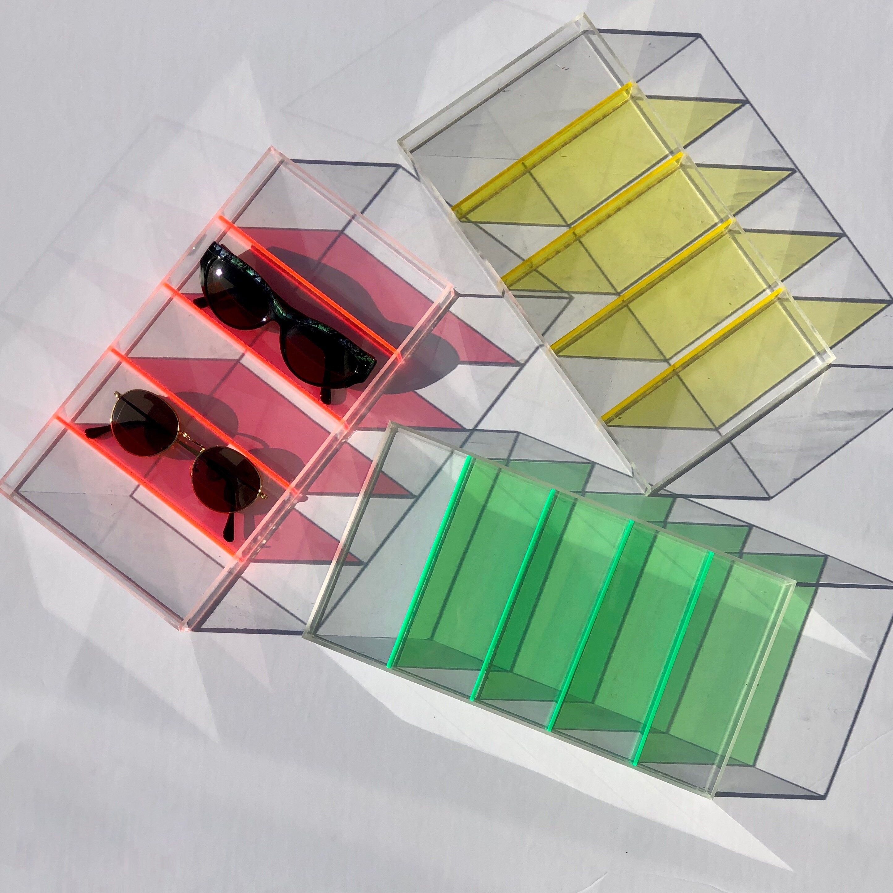 Wall Collection 5 Multicolor Plexiglass Eyewear Organizer, Plexiglass