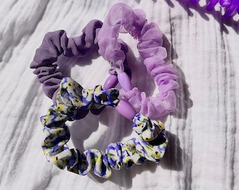 Scrunchies Haargummis im 3er-Set Blumenmuster Trendfarbe Lila Violett Pastellfarben