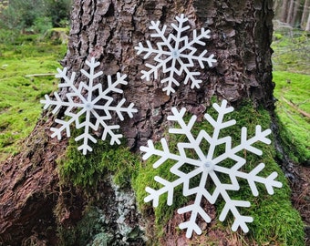 Fensterdeko Schneeflocke aus Holz mit Saugnapf