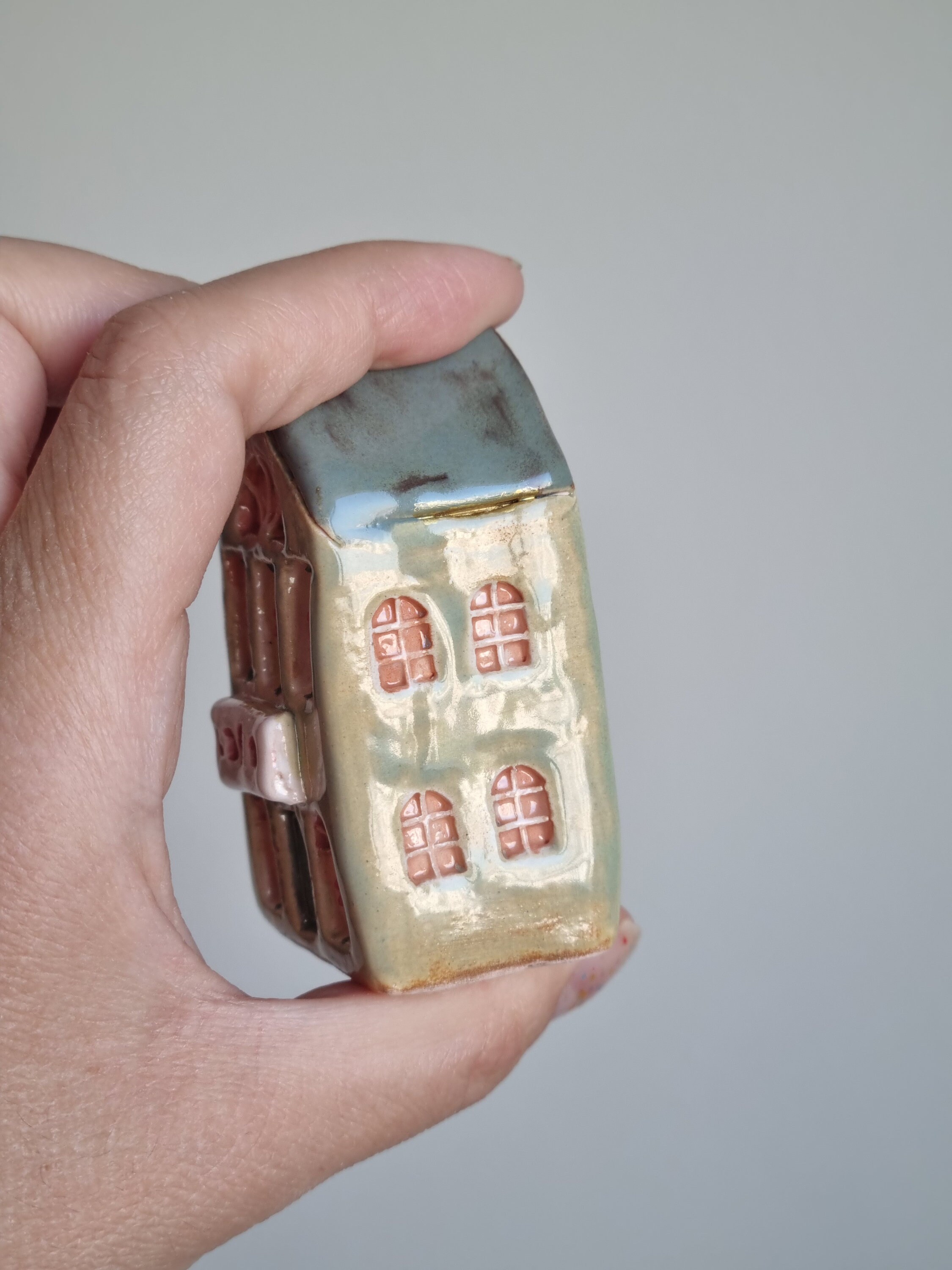 手作りの陶器製クリスマスハウス：ミニチュア村のコテージ - Etsy 日本