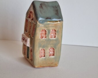 手作りの陶器製クリスマスハウス：ミニチュア村のコテージ - Etsy 日本