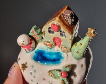 手作りの陶器製クリスマスビレッジ：24Kゴールドのミニチュア