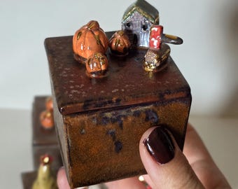 Handmade Ceramic Jewelry Box, Trinket Dish Ring Holder, Gift for Her, Minimalist Jewelry Organizer, Small Pottery Box, Aesthetic Decor