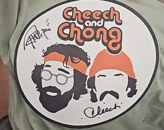 Cheek & Chong XL T-shirt  with  3d image and signed