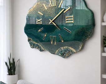 Emerald Gold Geode Resin Wall Clock, Handmade Statement Decor, Silent Quartz Mechanism