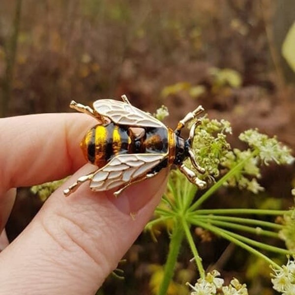 Bienenbrosche-fliegender Insektenschmuck -Biene-goldene Brosche-Originalbrosche-Bienenschmuck-Brosche für Frauen-Schmuck für Frauen-Insektenbrosche