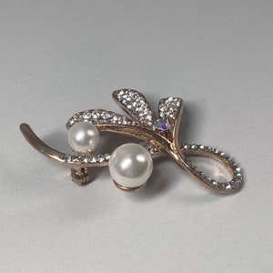 Vintage big pearl beads brooche Crystals gatsby clear beads brooch Flower seed beads lapel pearl brooch Winter brooch faux pearl