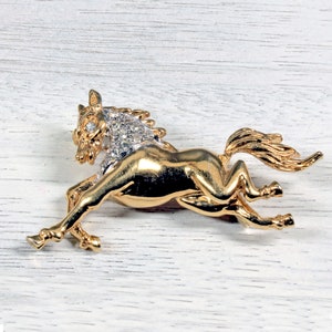 Vintage gold tone horse brooch femme men Golden horse memory brooch Galloping horses I love horse solid pin brooch Symbol horse brooch