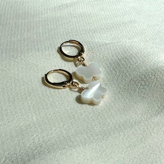 B06 Orecchini Farfalla Con Madreperla Argento 925 Placcato Oro