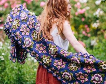 William Morris Crochet Wrap: Climbing Rose Design by Jane Crowfoot