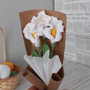 Gehaakt calla leliebloemboeket | Handgemaakte gebreide bloemen
