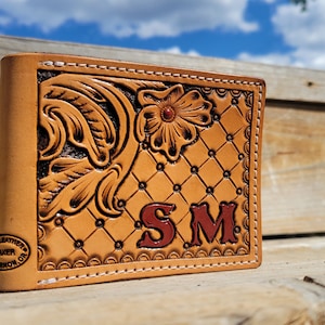 Cartera de cuero repujado personalizada para hombre