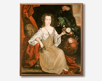 Puede incluir: Pintura de retrato antiguo de una persona sentada con un vestido fluido, sosteniendo flores. La persona está colocada cerca de un gran jarrón lleno de flores. El fondo presenta una cortina roja y un fondo oscuro y texturizado, todo dentro de un marco de madera.
