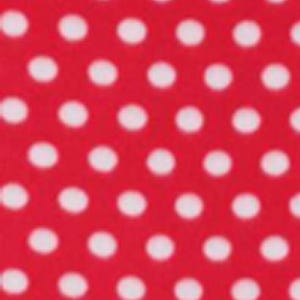 Puede incluir: Primer plano de una tela roja con un patrón de lunares blancos. Los lunares están espaciados uniformemente y son circulares, creando un diseño clásico y juguetón. Ideal para ropa o accesorios.