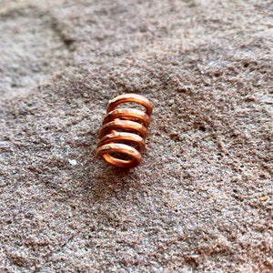 Dread jewelry spiral made of hammered copper, dread bead for dreadlocks