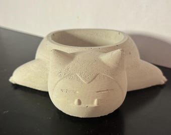 Relaxo Blumentopf Bauchschläfer – Handgefertigtes Pokémon-Dekor aus Beton für Pflanzenliebhaber und Gamer