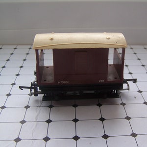 Model Railway, Tri-ang, 20 Ton, Short Brake wagon, R16, OO Gauge, Vintage