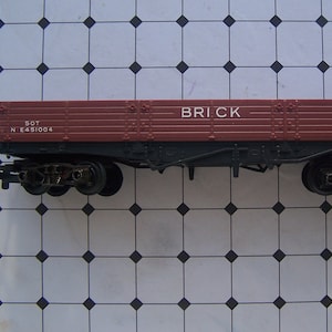 Model Railway, Tri-ang, Bogie Bolster Wagon , R110, OO Gauge, Grey M13127, Vintage