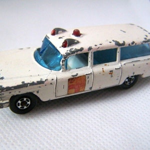 Matchbox Superfast, Ambulance, S&S Cadillac, Die cast model, Emergency vehicle, Number 54b