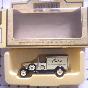 Lledo, Days Gone, 1936 Packard, Limited Edition, Advertising, Die Cast Model, Hamleys, Toy Shop