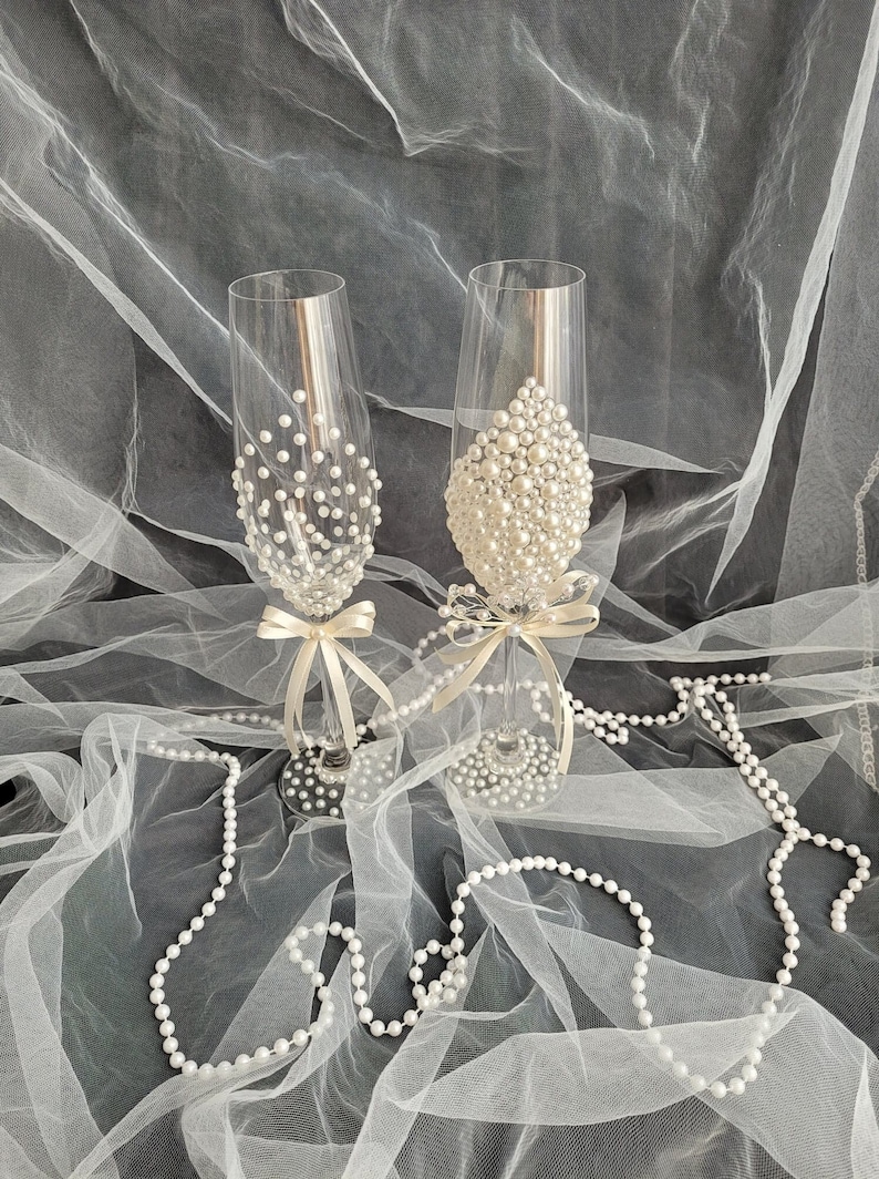 Pearl wedding glasses , Pearl Embellished Champagne Flutes image 2