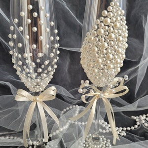 Pearl wedding glasses , Pearl Embellished Champagne Flutes image 6