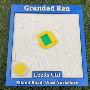 3D gedruckte Leeds United Elland Straßenkarte | Benutzerdefiniertes Namensgeschenk | Glow in the Dark Abzeichen - 23 cm x 20,5 cm