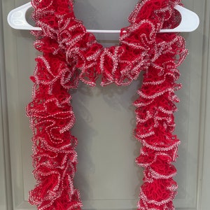 Knitted Ruffle Scarf “Pink Topaz”