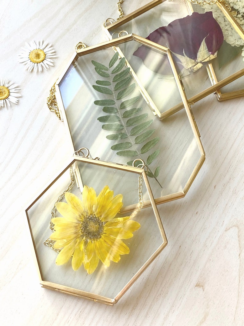 Golden double glass frames - set of 4. Preserve leaves, greenery, roses, flowers for years to come. Create a unique piece of art for your home or loved ones.