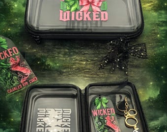 Emerald Witch Travel Case  | Cosmetic Bag with Bookmark and Beaded Witch hat Keychain | Fantasy-Inspired Gift /Emerald and Pink Accessories