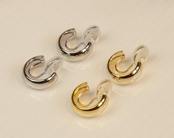 Minimalistische clip op Huggie oorbellen, Huggie hoepel oorbellen in goud en zilver, alledaagse eenvoudige dikke hoepels, spiraal terug niet doorboorde oorbellen