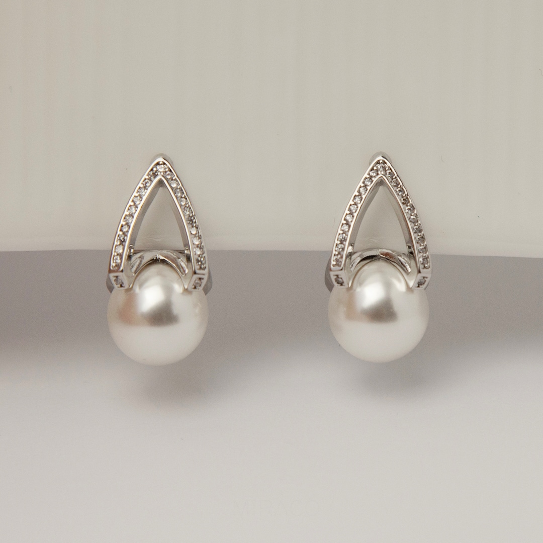 Pearls Dangle Clip on Earrings With Silver Triangle Pave - Etsy UK