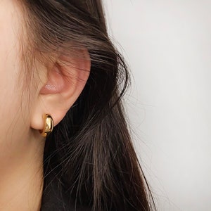 Minimalist Clip On Huggie Earrings, Huggie Hoop Earrings in Gold & Silver, Everyday Simple Chunky Hoops, Coil Back Non Pierced Earrings image 5