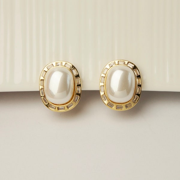 Large Sqaure Pearl Clip-On Earrings, Button Pearl Earrings With CZ Crystals, Retro Gold Rim Pearl Studs, Clip On Studs Non-Pierced Earrings