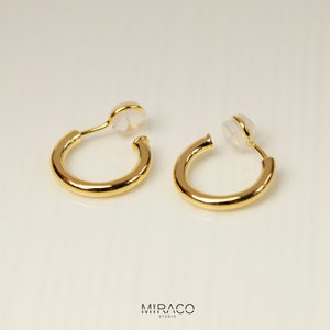 Minimalistische Clip-On-Huggie-Ohrringe, Huggie-Creolen Gold Silber, alltägliche einfache mittlere Creolen, nicht durchbohrte Ohrringe, unsichtbare Ohrclips Gold