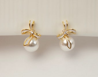 Bow Knot Pearl Clip On Studs, Coil Back Pearls Clip On Stud, Non Pierced Bridal White Pearls Studs, Gold Wedding Pearl Flower Earrings