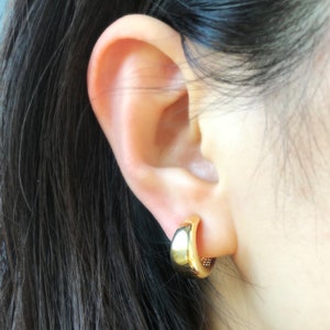 Boucles d'oreilles Huggie clip minimalistes, grosses boucles d'oreilles Huggie en or et argent, créoles simples de tous les jours, boucles d'oreilles hélicoïdales non percées image 7
