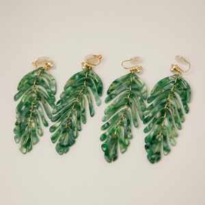 Green Leaf Dangle Drop Clip On Earrings, Large Dangle Plant Clip On Earrings, Non Pierced Drop Earrings Green Chandelier Leaf Earrings zdjęcie 2
