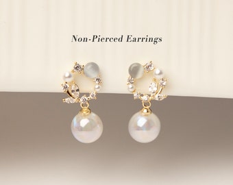 Boucles d’oreilles à clip en perles florales, boucles d’oreilles en perles pendantes en cristaux d’opale, perles de sirène Aura boucles d’oreilles non percées avec clip en cristaux