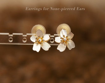 Clip On Cherry Blossom Studs, Cream White Mother of Pearl Flower Clip On Earrings, Flower Stud Earrings, Floral Wedding Bridal Studs