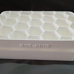 Bandeja de inicio de semillas en forma de panal Be Kind, set de plántulas reutilizable con estera capilar