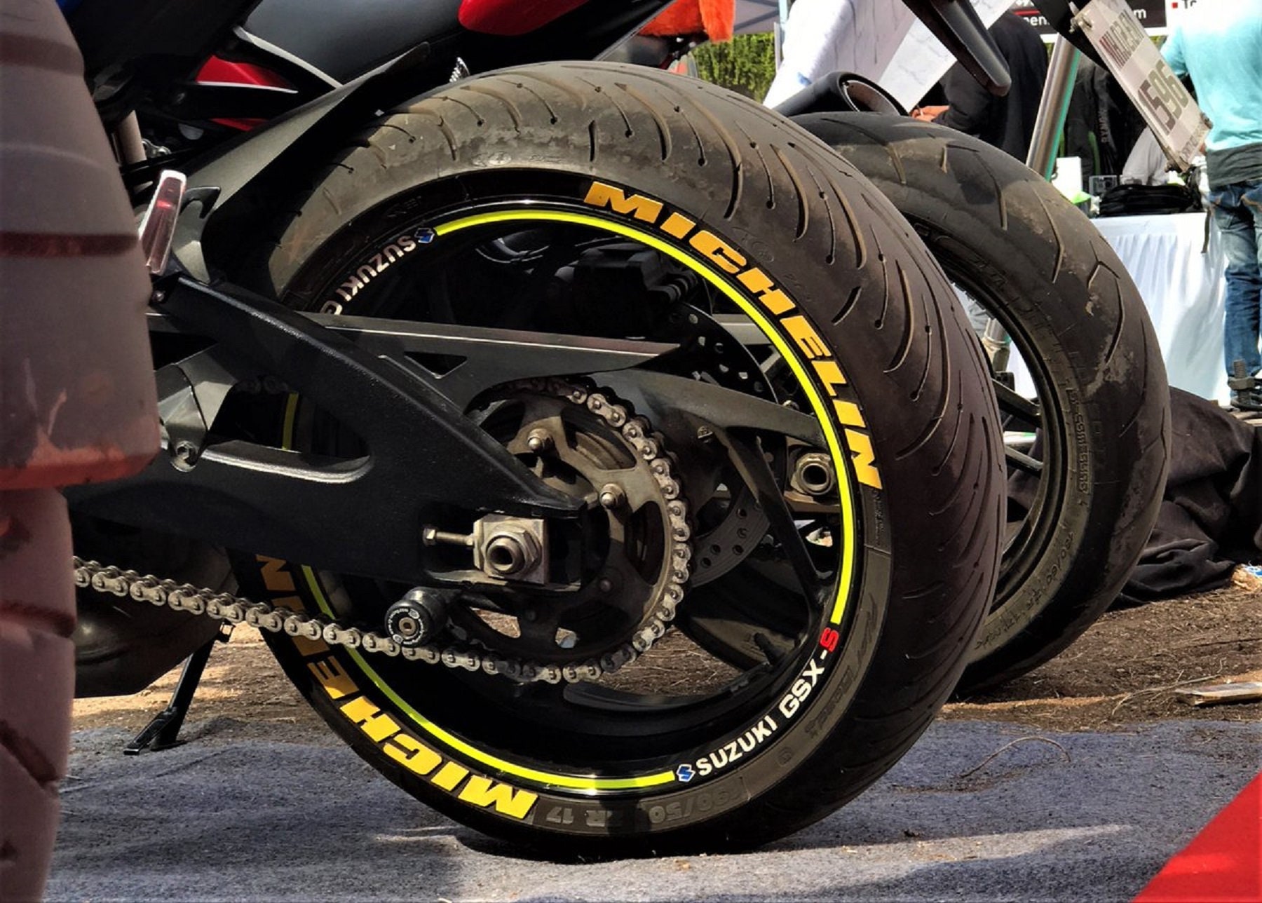 10/12/14/17/18 Zoll Streifen Motorrad Roller Reifen Aufkleber Leuchtend  Wasserdicht Modifiziert Reflektierende Felge Aufkleber Film Universal