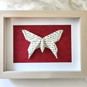 Voti incorniciati come una farfalla ~ Regalo cartaceo per il primo anniversario ~ Ornamento per il primo anniversario ~ Voti per lui e per lei ~ Regalo di voto di matrimonio personalizzato