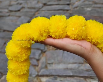 Plastic marigold flower home entrance décor garlands