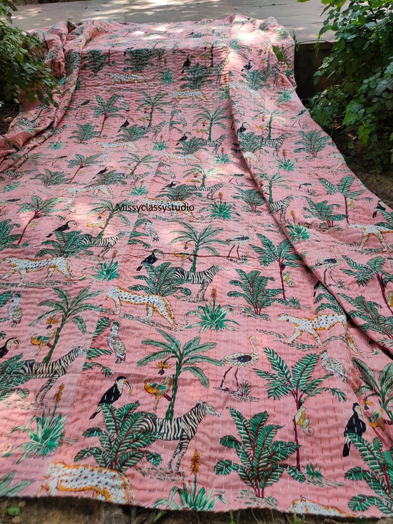 Indian Kantha Quilt Handmade Throw Blanket Bedspread Cotton Fabric Sofa Cover Light Weight Blanket Bohemian quilt