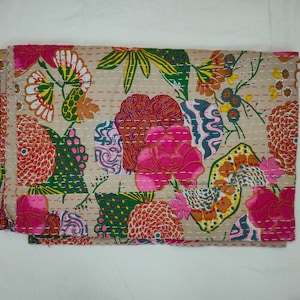 Impression florale Indien Kantha Quilt Boho Kantha Quilts Handmade Quilts Indian Kantha Throw Couverture Couvre-lit Quilting Bed Cover, Beige