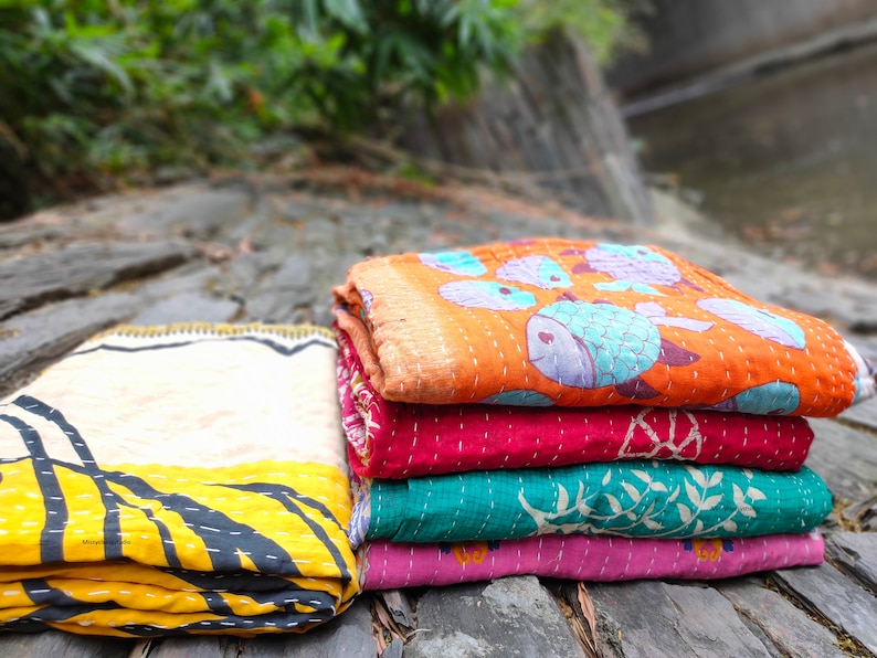 vente en gros lot de couette kantha vintage indienne faite à la main couverture réversible couvre-lit tissu en coton bohème quilting couverture de lit double taille image 4