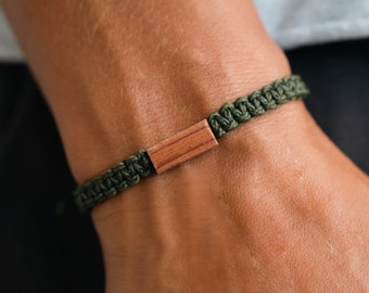 Bracelet réglable en bois de récupération | Séquoia de Californie et érable | Paracorde tressée à la main en macramé | Bijoux homme femme neutres en matière de genre